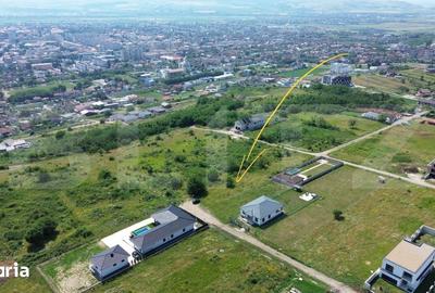 Teren de 705 mp, în Cetate