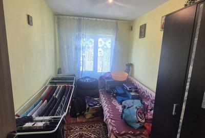 Apartament cu 3 camere semidecomandat în Central - 1