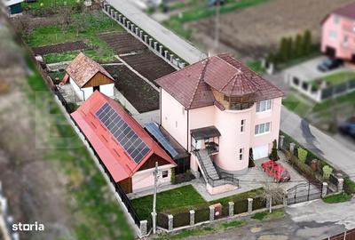 Casă cu 4 camere cu Teren 1000 Mp în Central