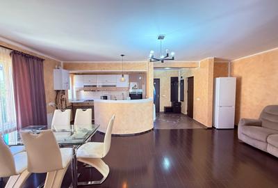 Apartament cu 4 camere semidecomandat, mobilat în Central
