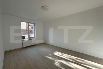 Apartament cu 3 camere decomandat în Central - 1
