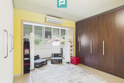 Apartament cu 3 camere semidecomandat, mobilat în Complex Studențesc