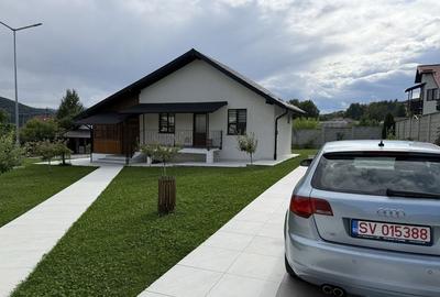Casă cu 4 camere în Central