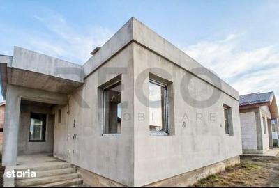 Casă cu 3 camere cu Teren 300 Mp în Sânmartin
