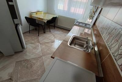 Apartament cu 2 camere semidecomandat, mobilat în Florești - 2