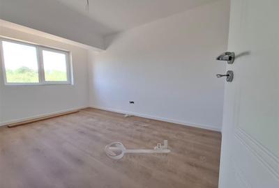 Apartament cu 3 camere decomandat în Galata - 2