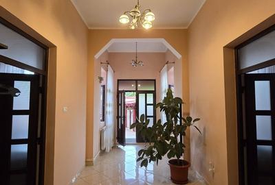 Casă individuală cu 3 camere cu Canalizare în Central - 3