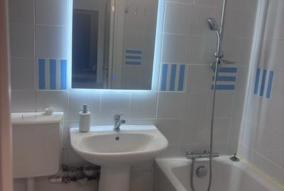 Apartament cu 3 camere decomandat în Exterior Vest