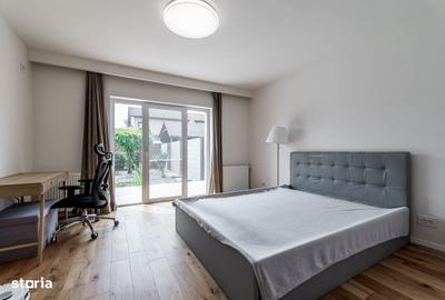 Casă cu 4 camere cu Teren 250 Mp în Vladimirescu