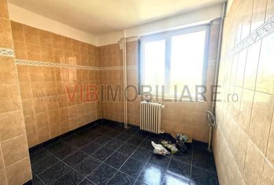 Apartament cu 3 camere semidecomandat în Lizeanu - 3