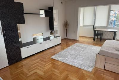 Garsonieră decomandată în Bartolomeu