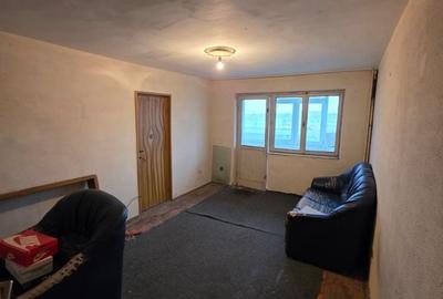 Apartament cu 2 camere decomandat în Zahana