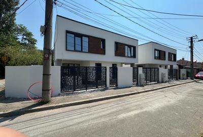 Casă cu 4 camere cu Canalizare în Central - 22