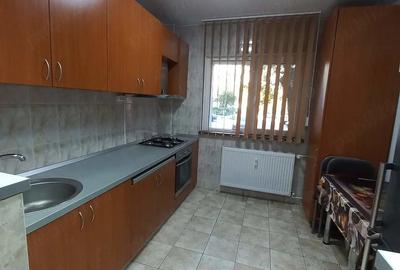 Garsonieră decomandată în Vitan