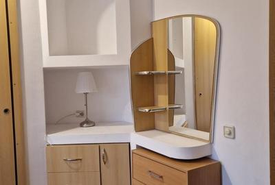 Apartament cu 2 camere semidecomandat în Hunedoara