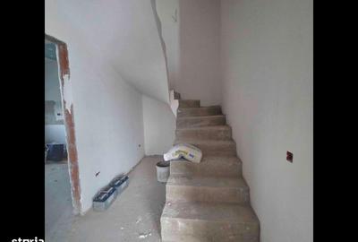 Casă cu 6 camere cu Teren 250 Mp în Snagov - 2