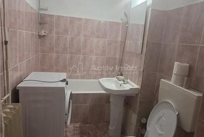 Garsonieră decomandată în Rovine