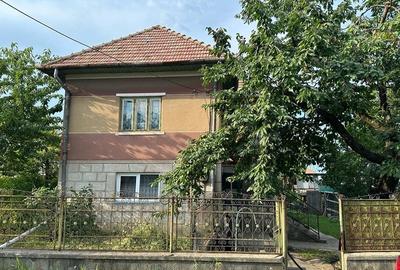 Casă cu 4 camere cu Teren 720 Mp în Gheorgheni