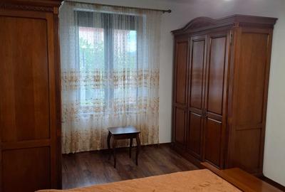 Apartament cu 2 camere decomandat în Petros