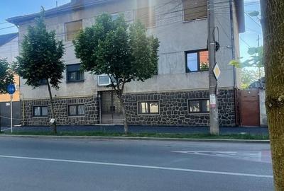 Apartament cu 3 camere decomandat în Semicentral - 1