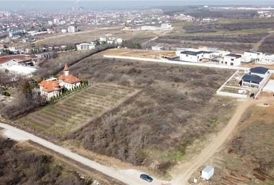 Teren Construcții intravilan de 2000 mp, în Est - 3
