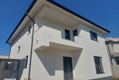 Casă cu 4 camere cu Teren 394 Mp în Apărătorii Patriei