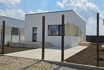 Casă cu 3 camere în Clinceni