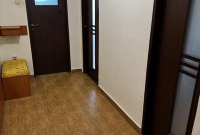 Apartament cu 3 camere decomandat în Plopilor