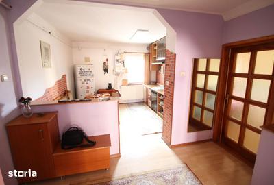 Apartament cu 4 camere decomandat, mobilat în Micro 20 - 4