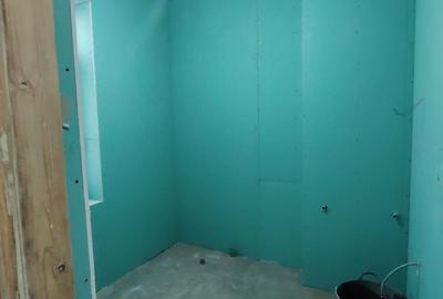 Apartament cu 4 camere semidecomandat în Central