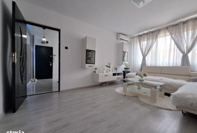 Apartament cu 3 camere semidecomandat în Central