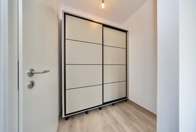 Apartament cu 2 camere semidecomandat, mobilat în Tractorul - 3