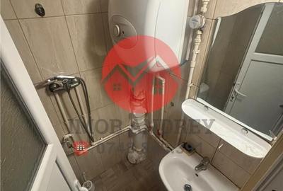 Garsonieră în Vest