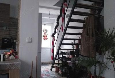 Casă cu 3 camere în Central - 2