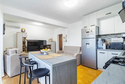 Apartament cu 3 camere semidecomandat, mobilat în Adunații-Copăceni