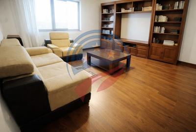Apartament cu 3 camere decomandat, mobilat în Central