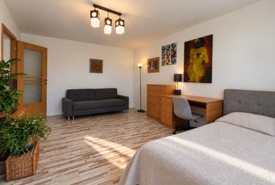 Apartament cu 4 camere decomandat, mobilat în Fabric