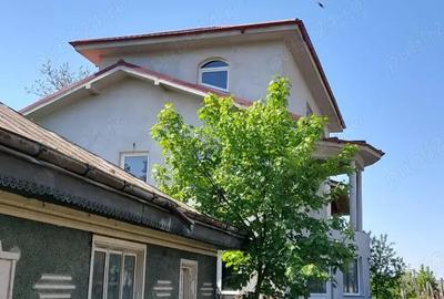 Casă cu 6 camere cu Teren 1100 Mp în Traian - 9