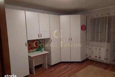 Apartament cu 3 camere decomandat în Tractorul - 3