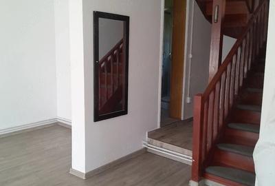 Casă cu Teren 250 Mp în Central
