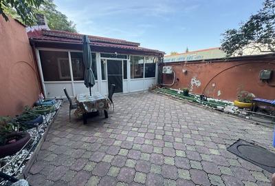 Casă cu 3 camere cu Teren 100 Mp în Colentina