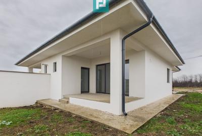 Duplex cu 3 camere cu Canalizare în Nojorid - 1