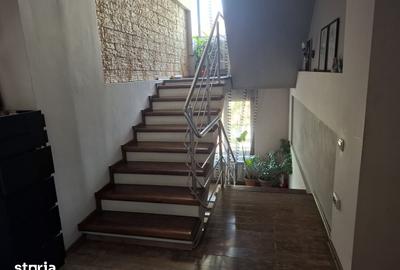 Casă cu 8 camere cu Teren 500 Mp în Tei - 6