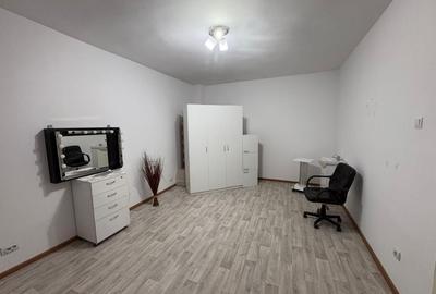 Casă individuală cu 8 camere cu Canalizare în Central - 2