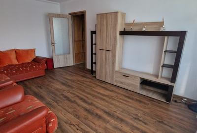 Apartament cu 2 camere decomandat în Drumul Taberei