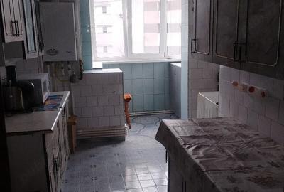 Apartament cu 3 camere decomandat în Barieră - 1