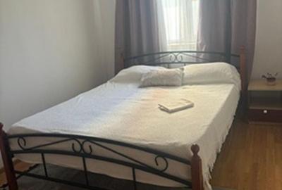 Apartament cu 3 camere semidecomandat în Republicii