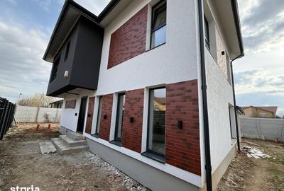 Casă cu 4 camere cu Teren 400 Mp în Domnești
