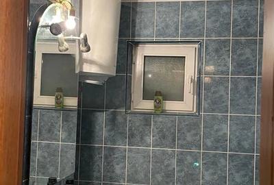Apartament cu 2 camere decomandat în Rovine