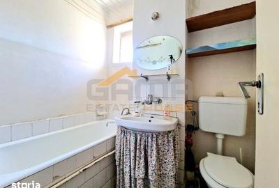 Apartament cu 3 camere semidecomandat în Aurel Vlaicu